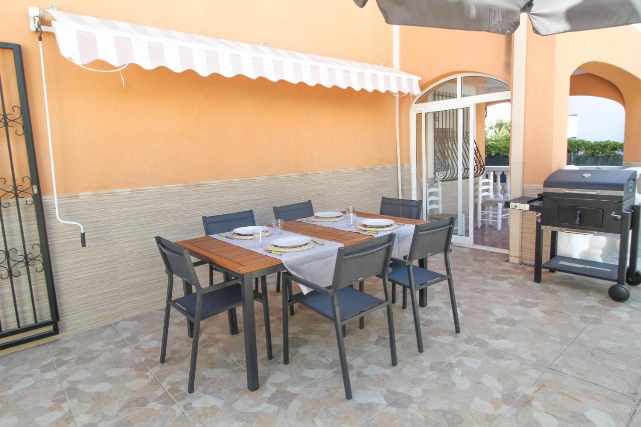 Great Villa, Sea Views, 20 Secs Walk To The Beach, Bbq, 9 People, 5 Mins Car From Alicante City Center, Sailing Club 3 Mins Walk Zewnętrze zdjęcie