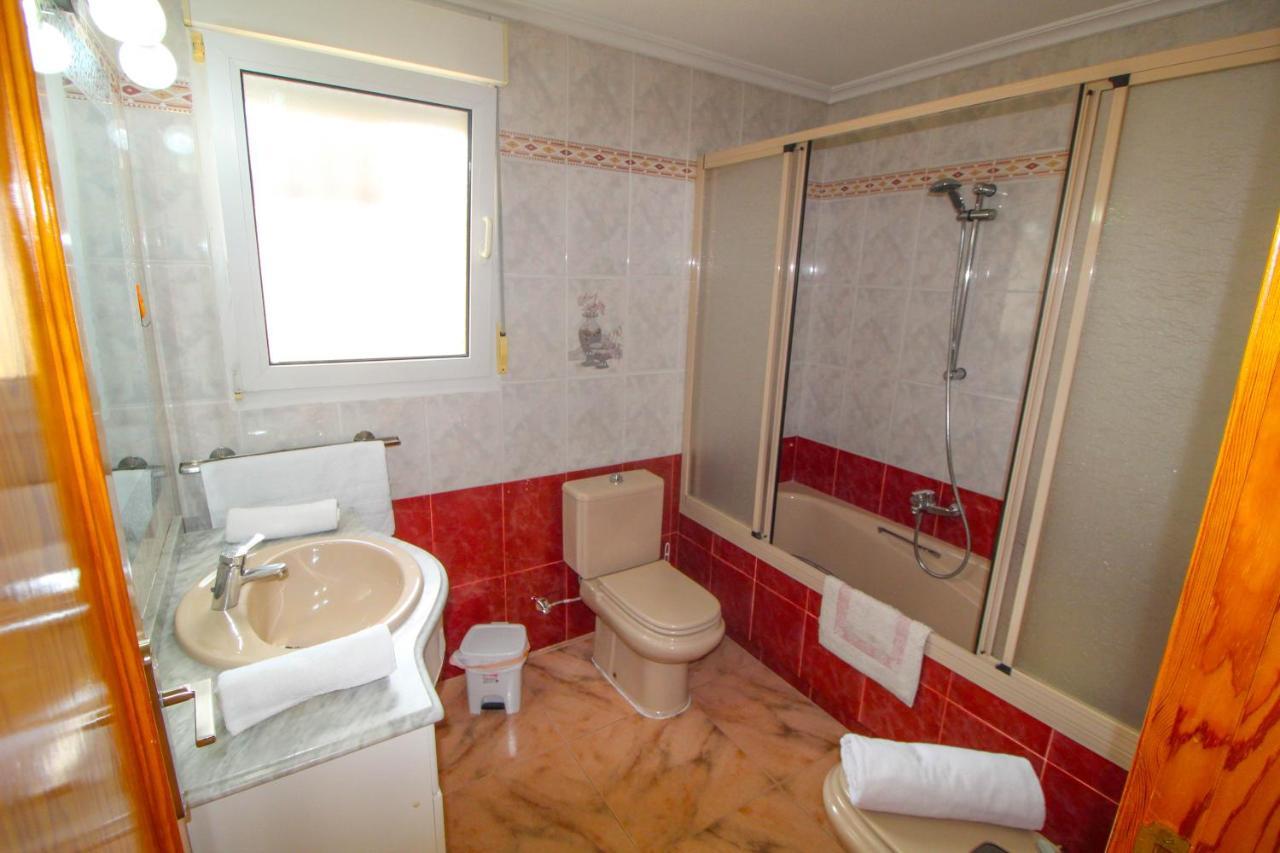 Great Villa, Sea Views, 20 Secs Walk To The Beach, Bbq, 9 People, 5 Mins Car From Alicante City Center, Sailing Club 3 Mins Walk Zewnętrze zdjęcie